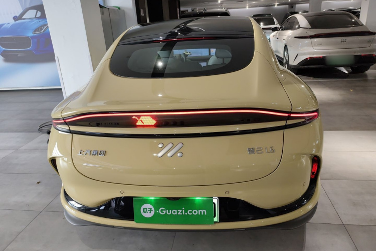 智己汽车 智己L6 2024款 Max 超强性能版车身外观6