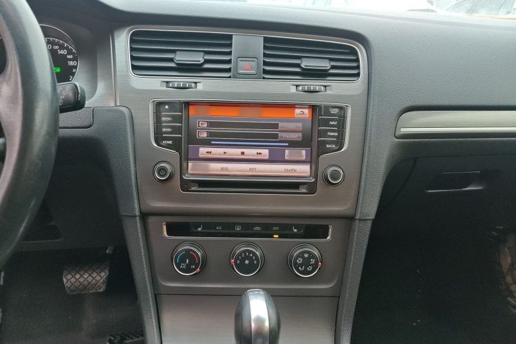 大众 高尔夫 2016款 230TSI 自动豪华型局部细节16