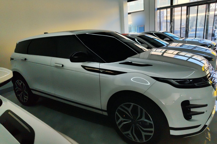 路虎 2024款 揽胜极光L SE 驭光尊耀版车身外观6002