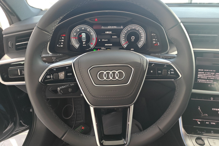 奥迪A6L 2025款 45 TFSI 臻选动感型中控内饰13
