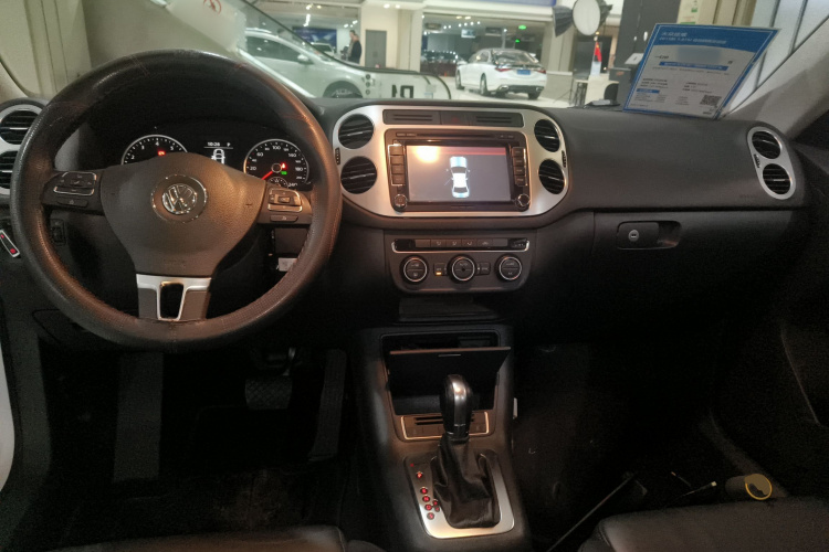 大众 途观 2015款 1.8TSI 自动四驱舒适版中控内饰12