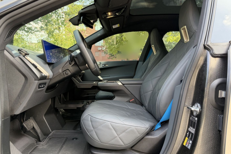 宝马iX 2022款 M60中控内饰7001