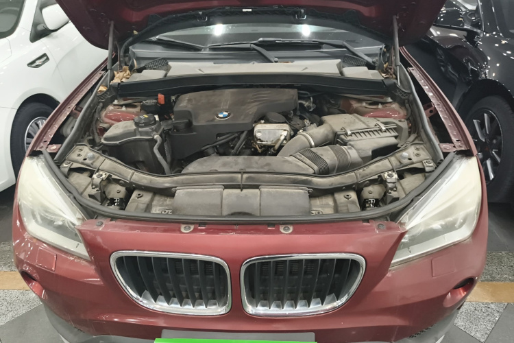 宝马X1 2014款 sDrive18i 领先型机舱底盘24