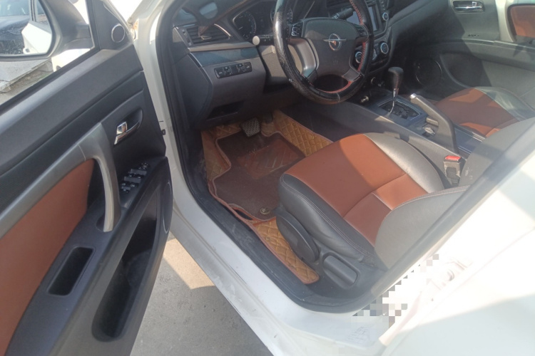 海马M6 2017款 1.5T CVT豪华型中控内饰7003