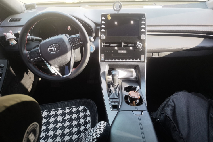 丰田 亚洲龙 2019款 双擎 2.5L 豪华版 国VI中控内饰12