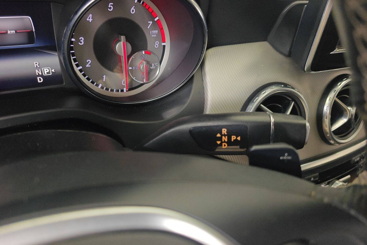 奔驰GLA 2015款 GLA 200 时尚型局部细节18