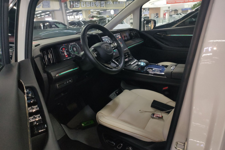 广汽传祺 传祺E9 2023款 E9 MAX中控内饰19