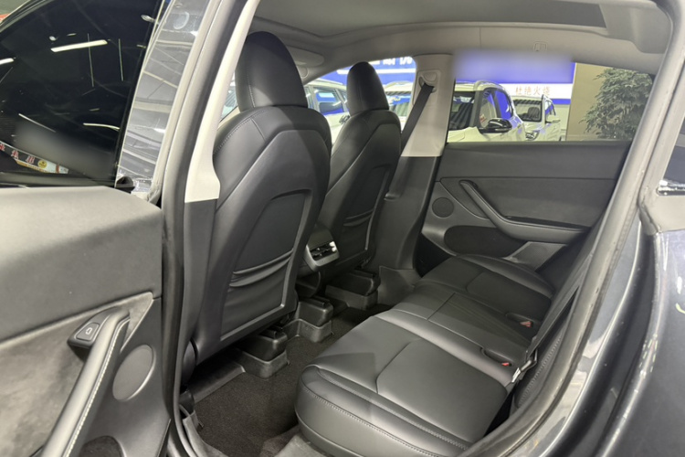 特斯拉 Model Y 2024款 后轮驱动版车身外观6002