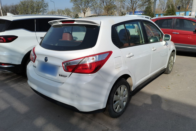 启辰R50 2015款 1.6L 手动时尚版车身外观7