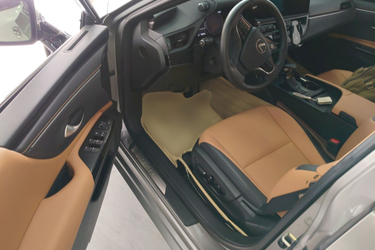 雷克萨斯ES 2023款 200 卓越版中控内饰20