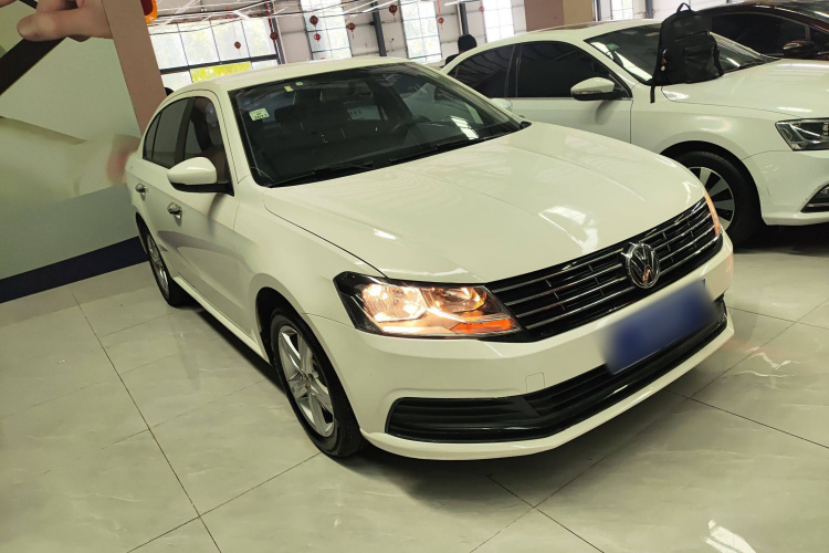 大众 朗逸 2017款 1.6L 自动风尚版车身外观3