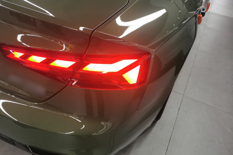 奥迪A5 2024款 Sportback 40 TFSI quattro 豪华动感型车身外观9