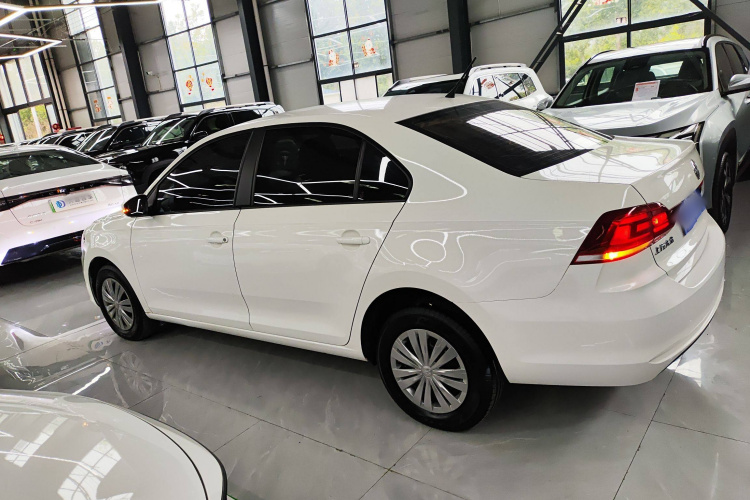 大众 桑塔纳 2021款 1.5L 手动风尚版车身外观4