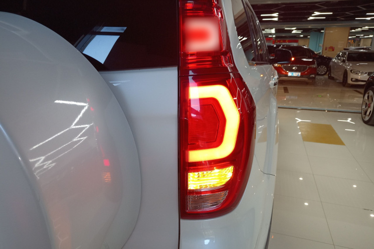 哈弗H9 2017款 2.0T 汽油四驱尊享型 5座车身外观6006