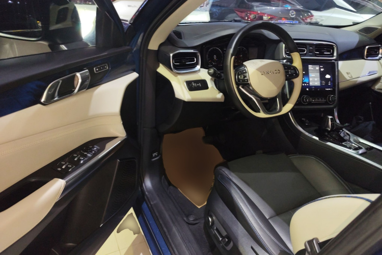 领克01 2019款 2.0T 两驱耀Pro版 国VI中控内饰7003