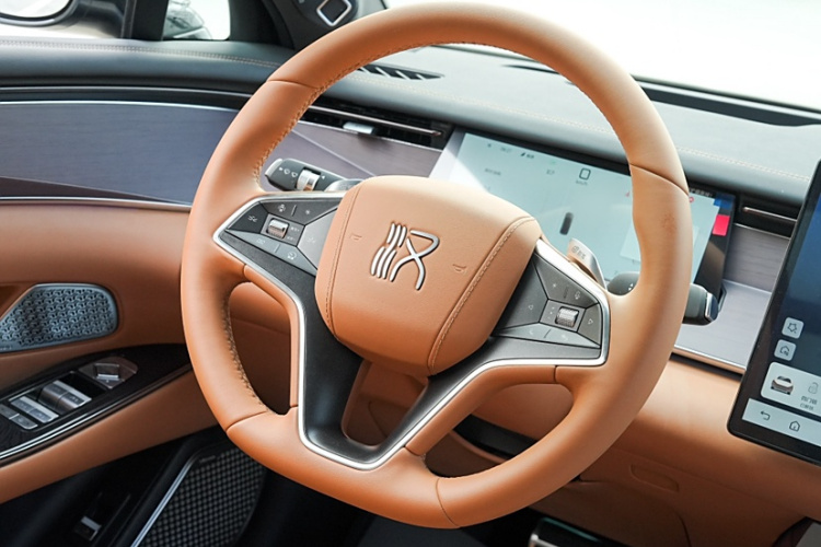 比亚迪 汉L 2025款 DM-p 四驱激光雷达旗舰型中控内饰7004