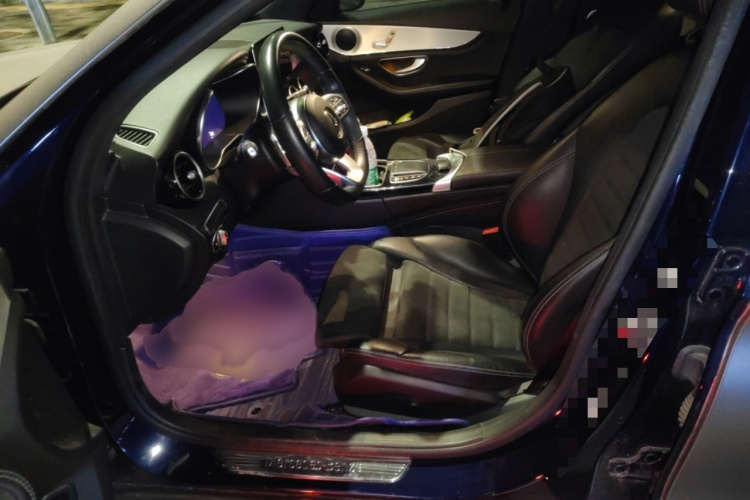 奔驰C级 2020款 C 260 运动版局部细节19