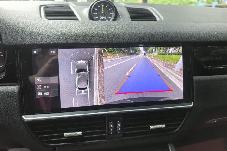 保时捷 Cayenne新能源 2019款 Cayenne E-Hybrid 2.0T中控内饰7008