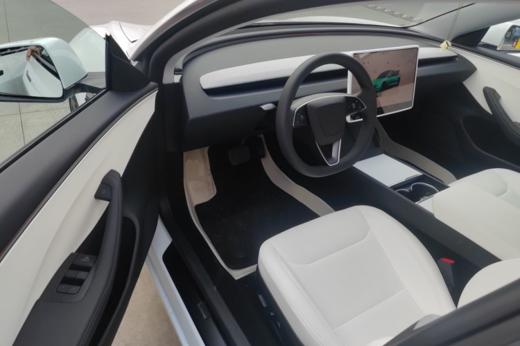 特斯拉 Model 3 2025款 改款 长续航后轮驱动版中控内饰20
