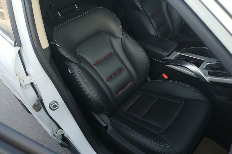 吉利汽车 博越 2018款 1.8TD 自动两驱智联型4G互联版局部细节41