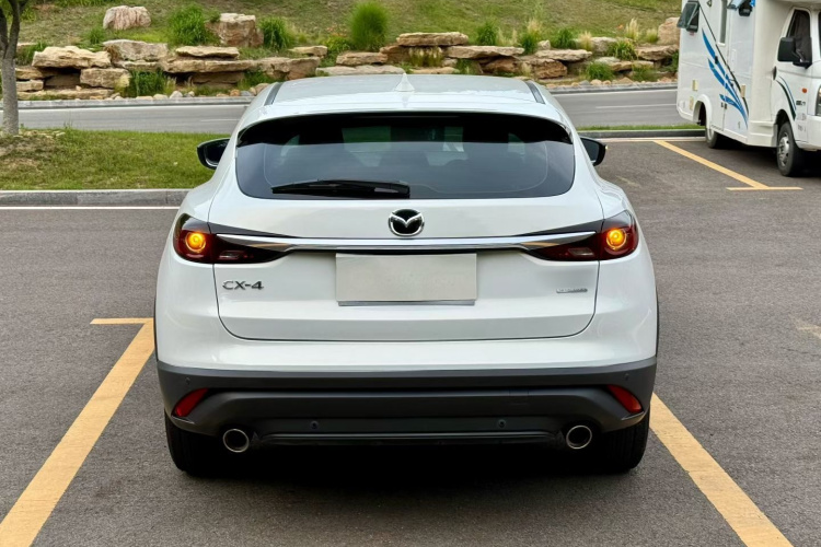 马自达CX-4 2020款 2.0L 自动两驱蓝天活力版车身外观6