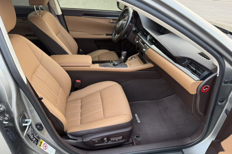 雷克萨斯ES 2015款 250 典雅版中控内饰7005