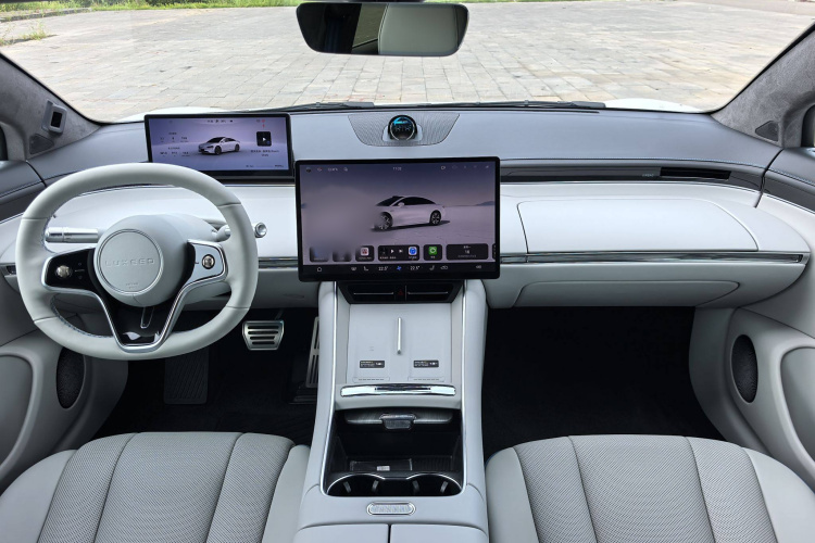 鸿蒙智行 智界S7 2025款 855km Max中控内饰7002