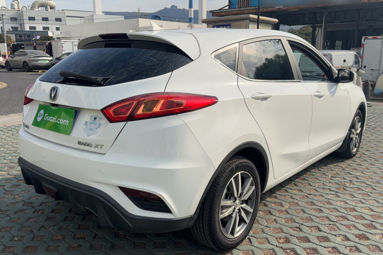 长安 逸动 2016款 XT 1.6L 自动俊酷型车身外观6003