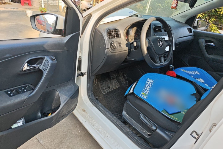 大众 Polo 2016款 1.4L 自动风尚型中控内饰7003