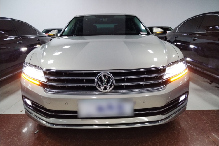 大众 辉昂 2016款 380TSI 两驱至尊版车身外观2