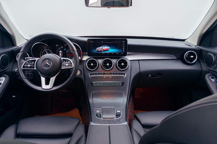 奔驰C级 2019款 C 260 L 运动版中控内饰12