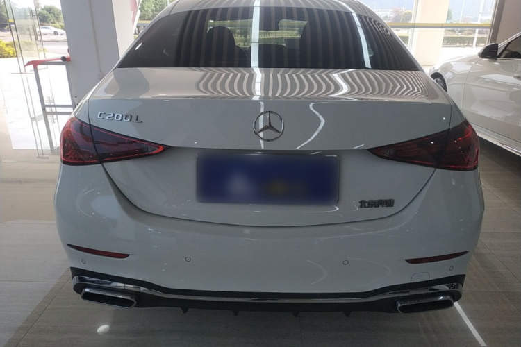 奔驰C级 2023款 改款 C 200 L 运动版车身外观6