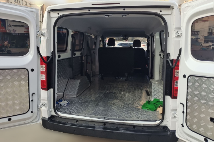 五菱汽车 五菱扬光 2025款 400km 客车版舒适型中控内饰23