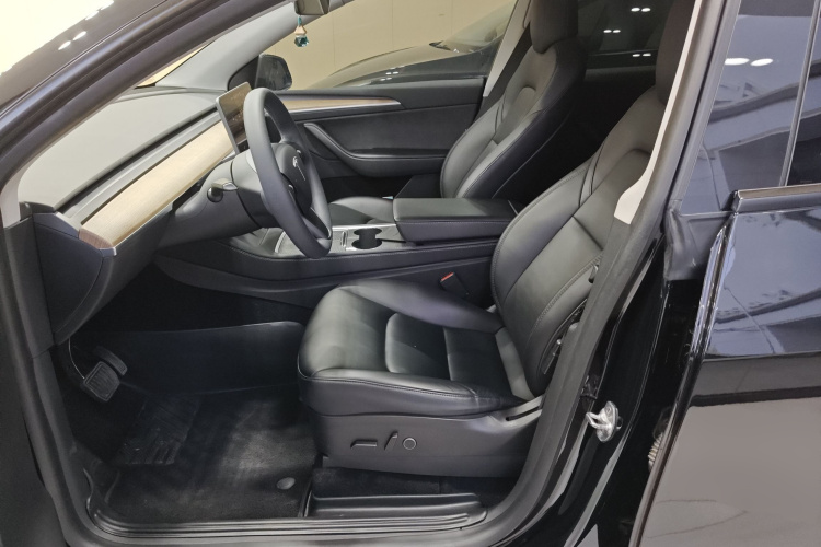 特斯拉 Model Y 2021款 标准续航后驱版中控内饰20