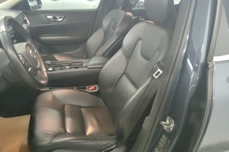 沃尔沃S60 2022款 B4 智逸豪华版中控内饰19