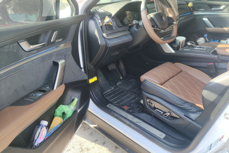 比亚迪 唐新能源 2021款 DM-i 112KM 尊荣型中控内饰7003