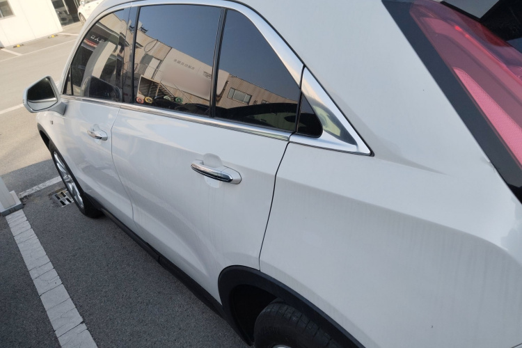 凯迪拉克XT4 2022款 28T 两驱风尚型车身外观6003