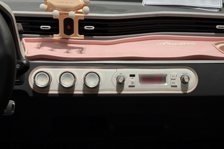 五菱汽车 宏光MINIEV 2021款 马卡龙臻享款 三元锂中控内饰7005