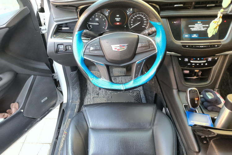 凯迪拉克XT5 2018款 28T 四驱豪华型中控内饰13