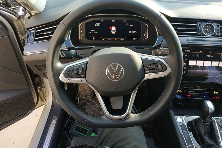 大众 迈腾 2020款 330TSI DSG 豪华型中控内饰13