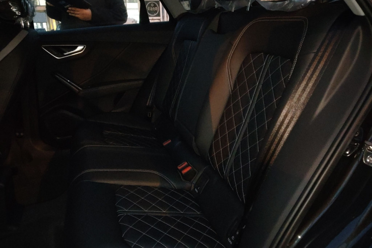 奥迪Q2L 2025款 35TFSI 时尚动感型中控内饰21