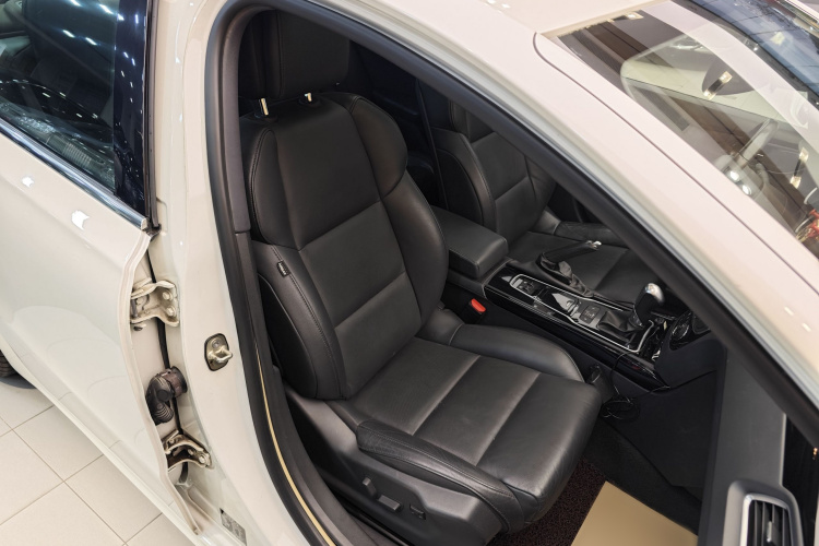 标致508 2013款 2.3L 两周年纪念 自动旗舰版局部细节41