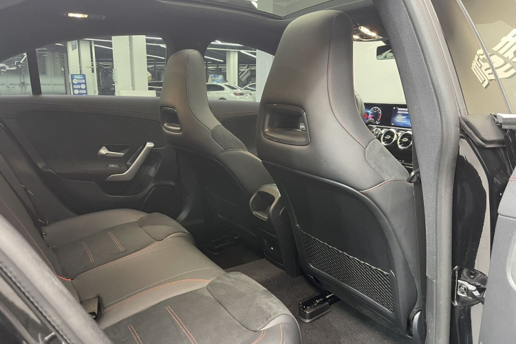 奔驰CLA 2024款 CLA 200中控内饰7006