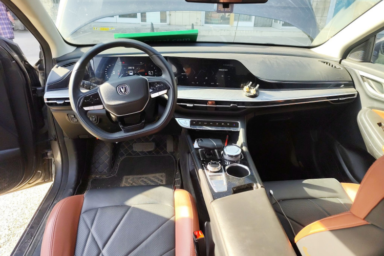 长安 逸动 2023款 畅享版 PLUS 蓝鲸NE 1.4T GDI DCT尊贵版中控内饰12
