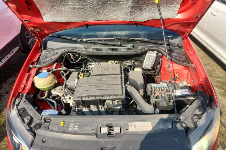 大众 Polo 2018款 1.5L 手动安驾型机舱底盘24