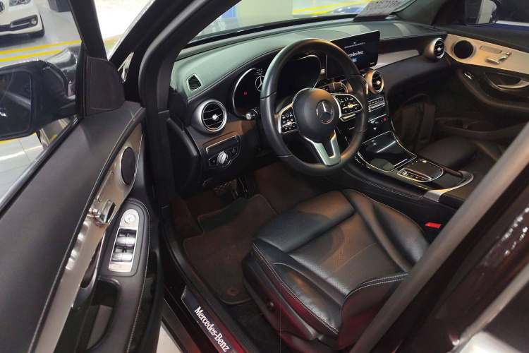 奔驰GLC 2020款 改款 GLC 260 L 4MATIC 动感型中控内饰7003