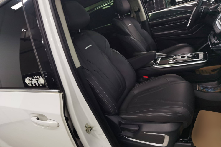 上汽大通MAXUS 大通G20 2021款 改款 PLUS 2.0T 汽油自动豪华版局部细节41