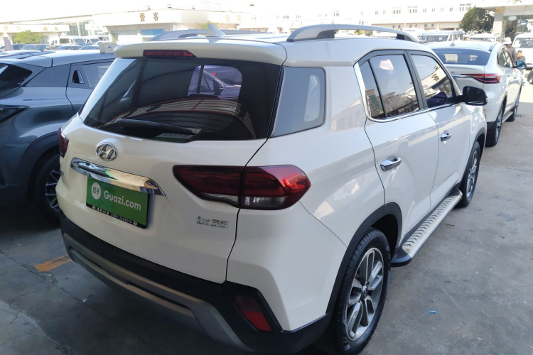 北京现代ix35 2019款 2.0L 自动两驱智勇·畅享版 国VI车身外观7