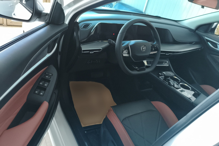 长安 逸动 2023款 畅享版 PLUS 蓝鲸NE 1.4T GDI DCT尊贵版中控内饰20