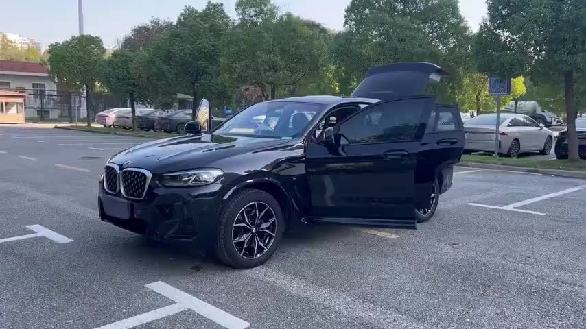 宝马X4 2022款 xDrive 25i M运动套装实拍1